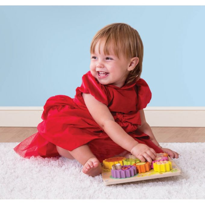 Keerlevate hammasratastega tahvel