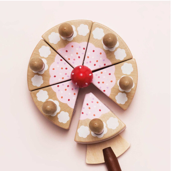 Lõigatav sünnipäevatort küünaldega