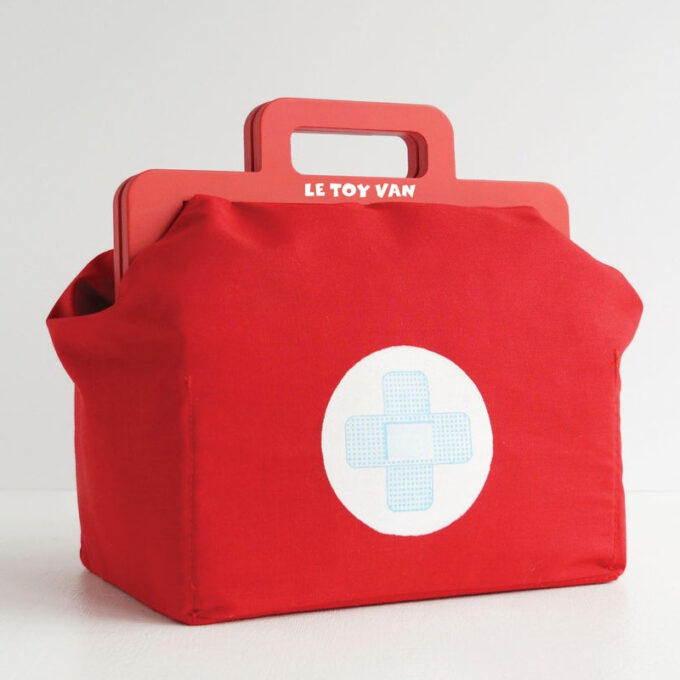 Puidust arstikomplekt kotis