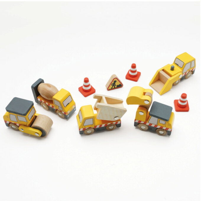 Puidust ehitusautode komplekt