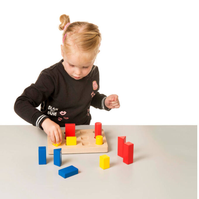 Geomeetriamäng "Kujundite sorteerimine"