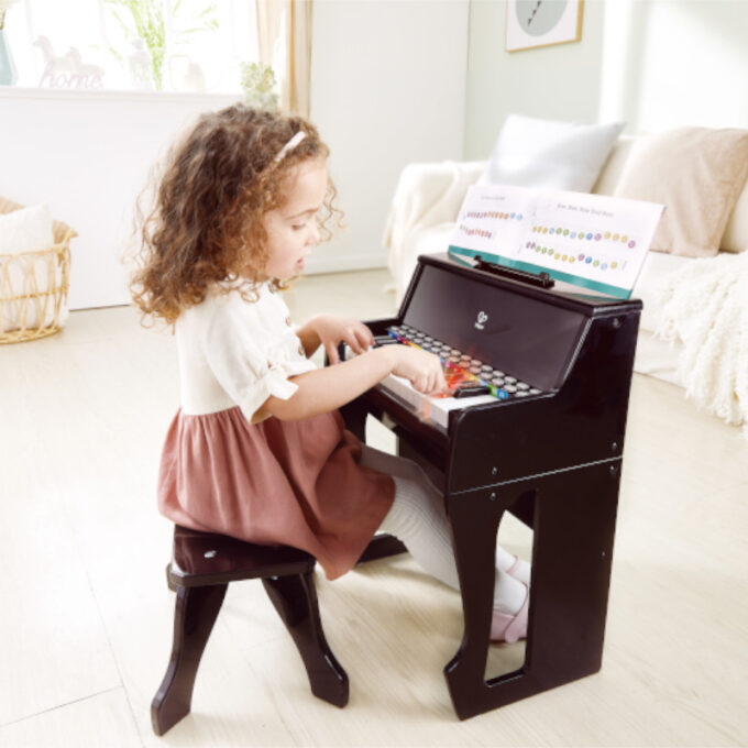 Elektriline klaver tooliga