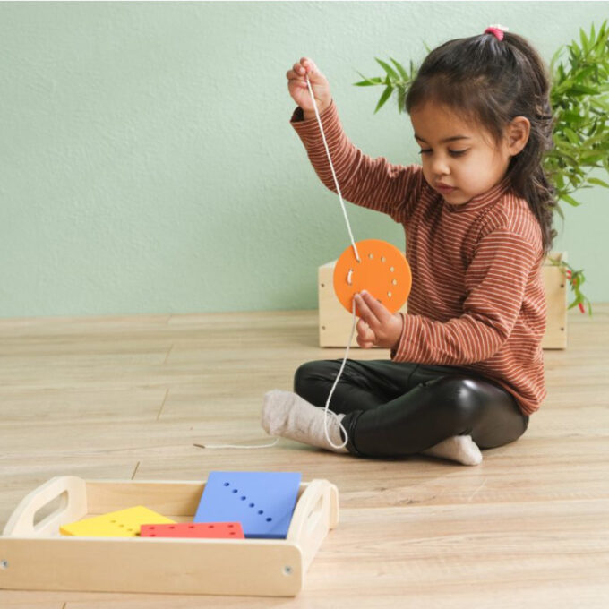 Tikkimismäng kujunditega