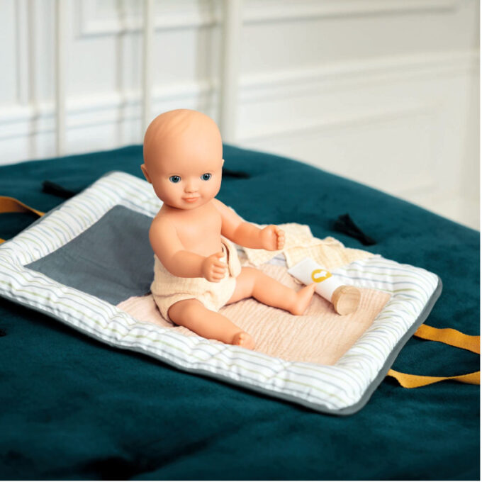 Vannitatav beebinukk "Olive" - poiss (32 cm)