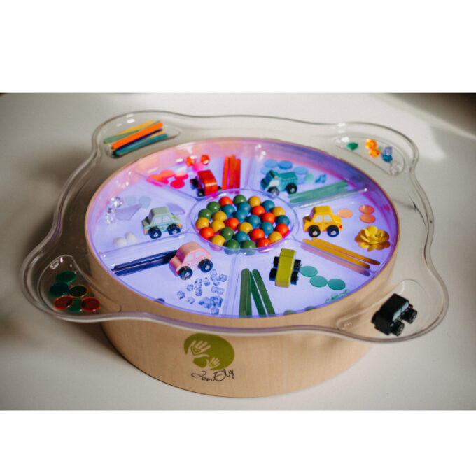 Läbipaistev mängualus sektsioonidega