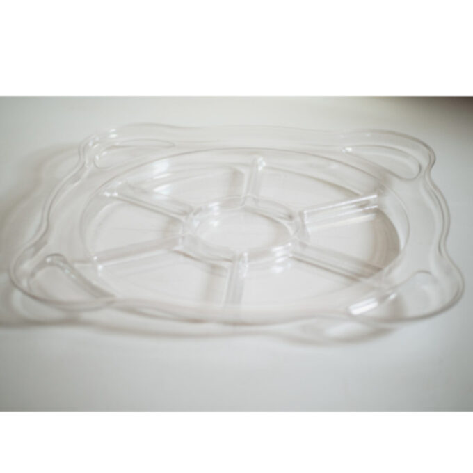 Läbipaistev mängualus sektsioonidega