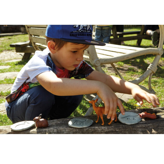 Kivist templid "Rohumaa jalajäljed"