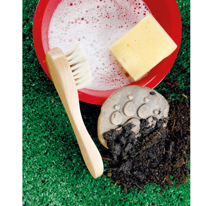 Kivist templid "Taluõue jalajäljed"