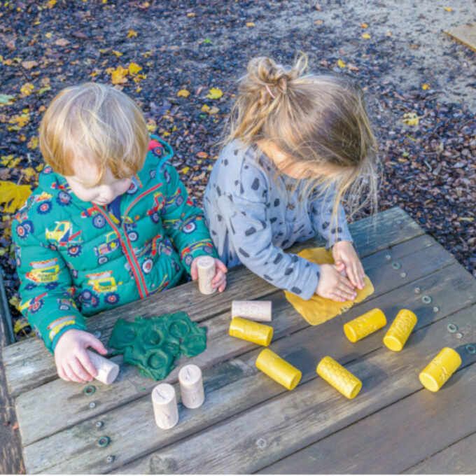 Kivist templirullid "Aiaputukad"