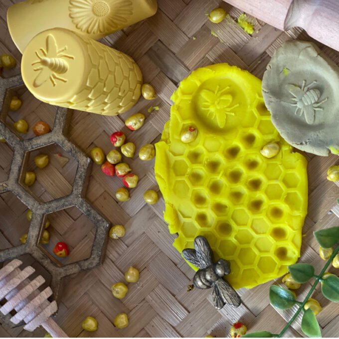 Kivist templirullid "Aiaputukad"