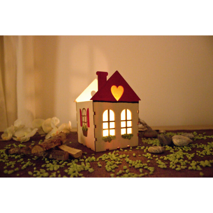 Kingipakk kinkekaardi ja päkapikumajaga