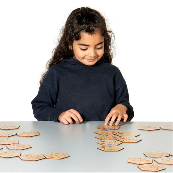 Kuusnurkade sobitamismäng “Loodus” mini