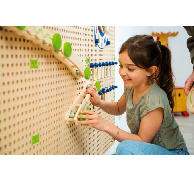 Plug It seinapaneel kuulirajaga