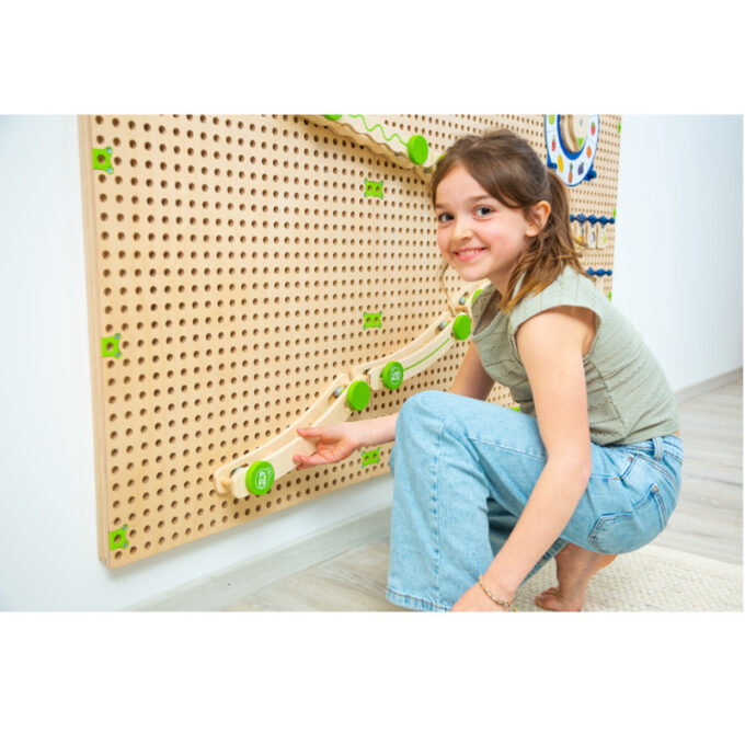 Plug It seinapaneel kuulirajaga