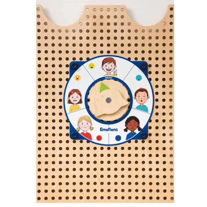 Plug It seinapaneel õppemängudega