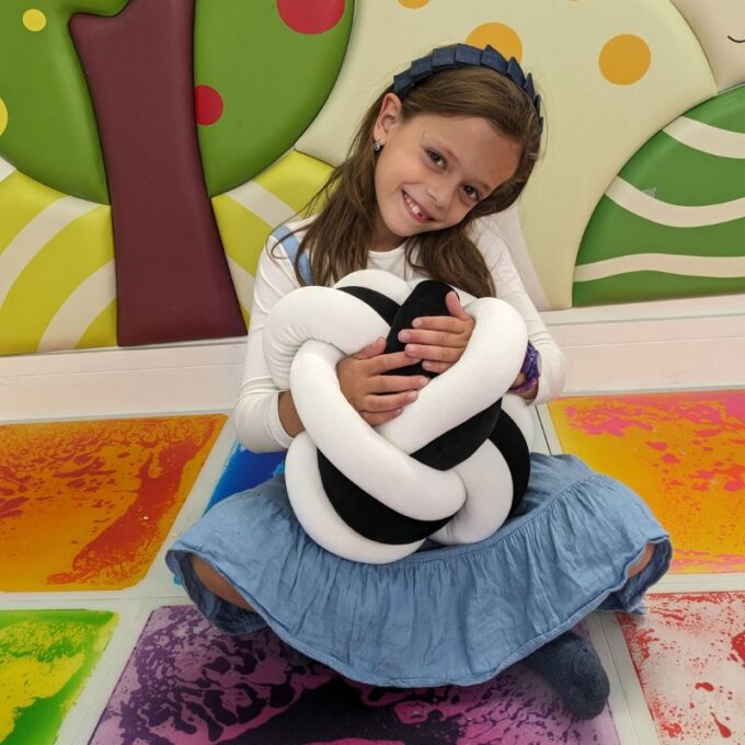 Rahustav kaisupall 25 cm (mustvalge)