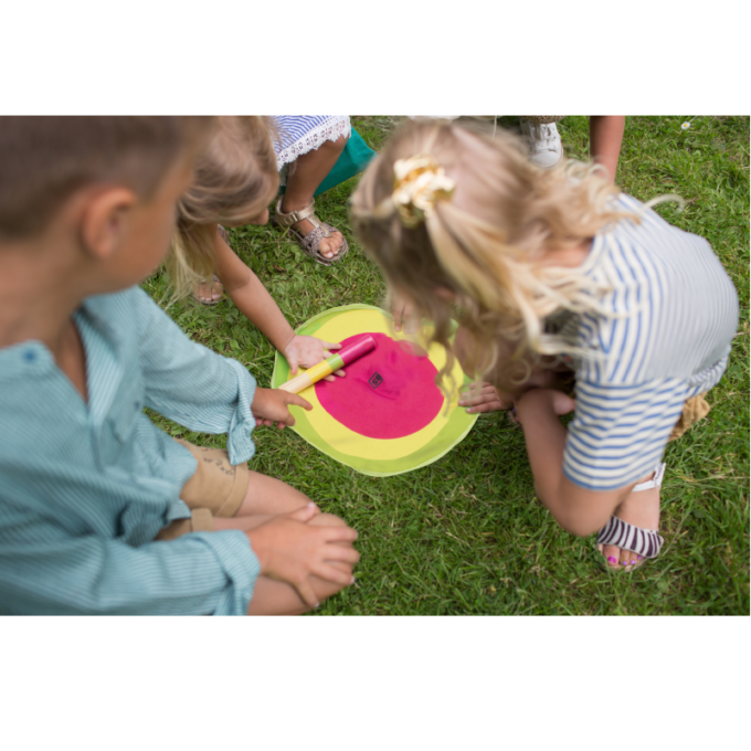 Liikumismäng "Ühenda ringid ja pulgad"