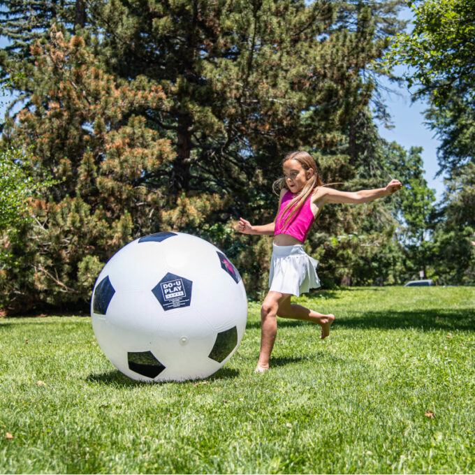 Kummist hiidjalgpall pumbaga (76 cm)