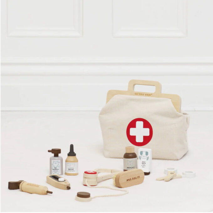 Puidust veterinaarikomplekt