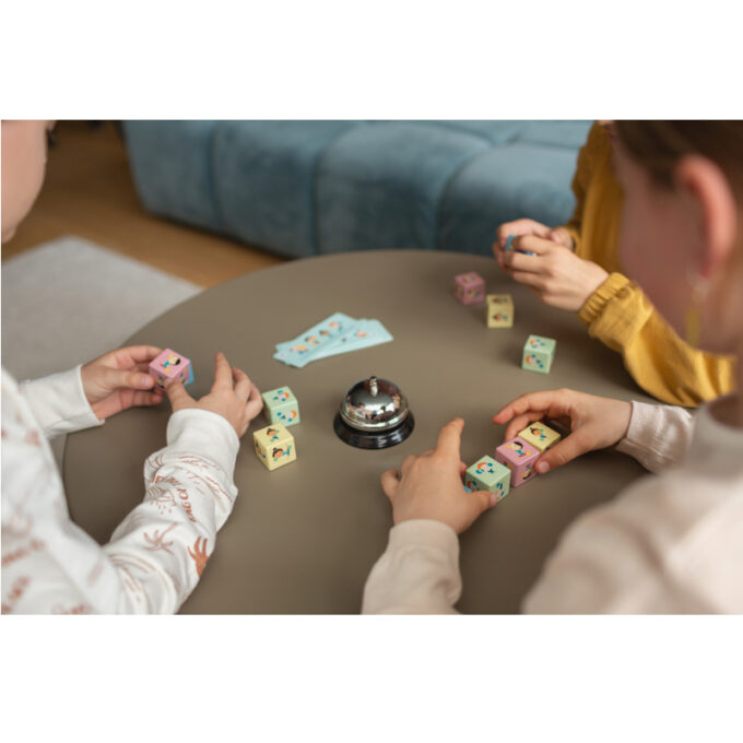 Reaktsioonimäng "Kiired kuubikud"