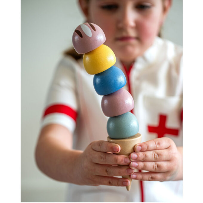 Vahvlijäätised alusel