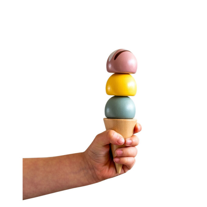 Vahvlijäätised alusel