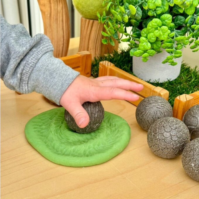 Kivist templipallid "Loomamustrid"