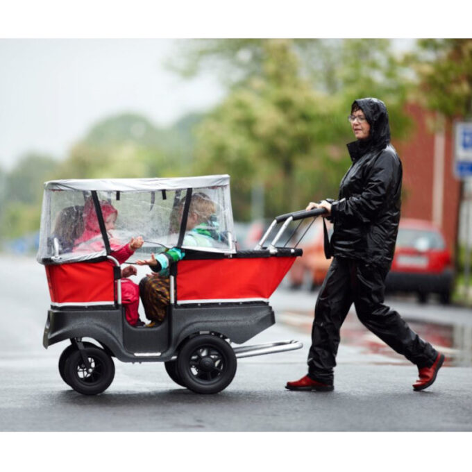 Jalutamisbuss 4 lapsele