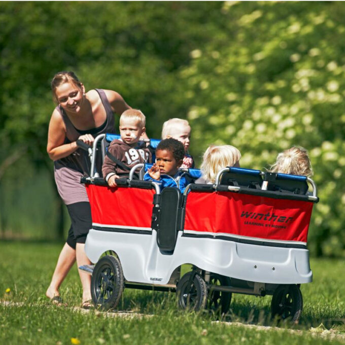 Jalutamisbuss 6 lapsele