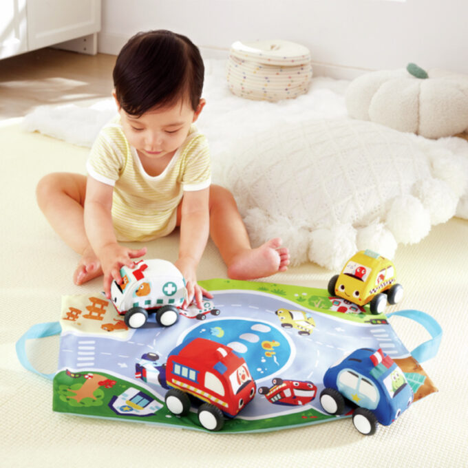 Pehmed tagasitõmmatavad autod (4 tk)