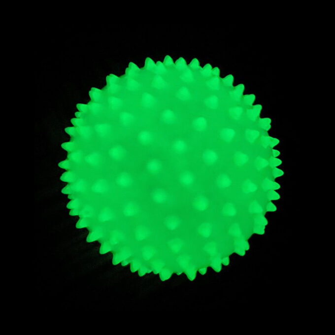 Pimedas helendav ogaline pall (19 cm)