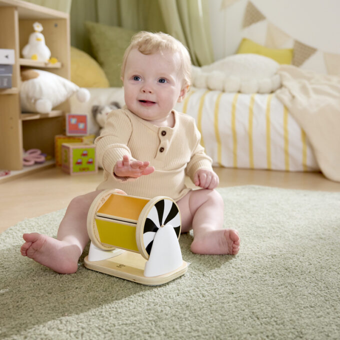 Pöörlev trummel peegliga