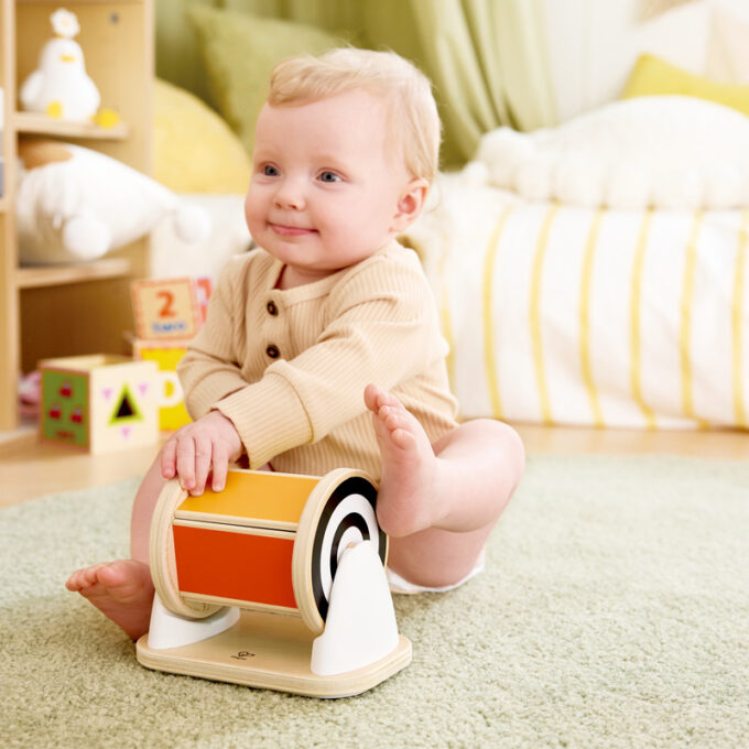 Pöörlev trummel peegliga